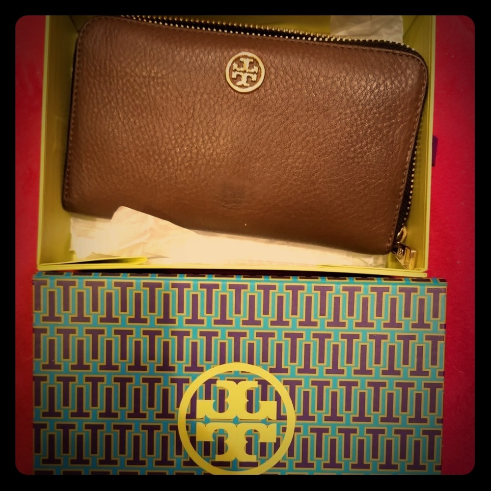 Tory Burch wallet